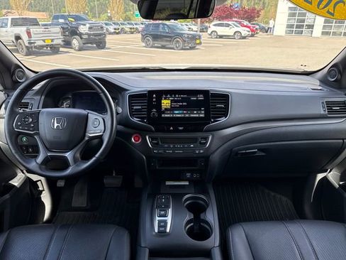 Used 2023 Honda Passport TrailSport image 11