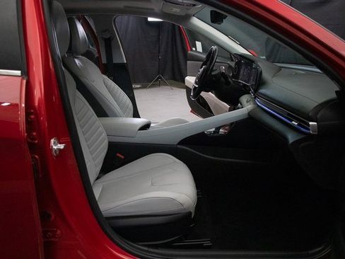 Used 2021 Hyundai Elantra Limited w/ Cargo Package image 16