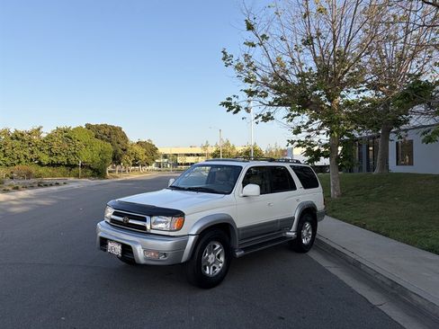 Used 2000 Toyota 4Runner Limited RWD image 8