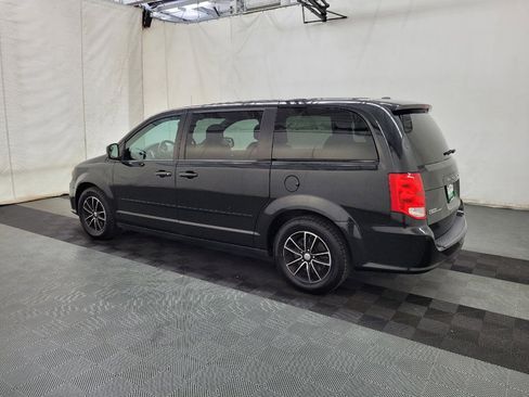 Used 2016 Dodge Grand Caravan SXT FWD image 3