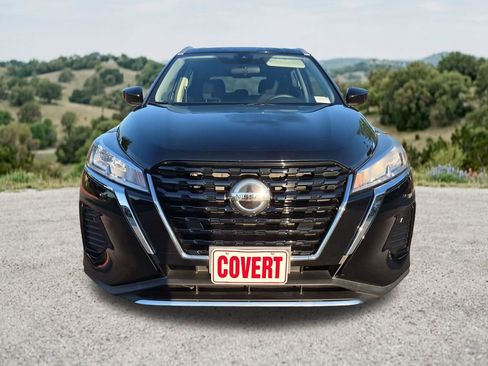 Used 2021 Nissan Kicks SV FWD image 2