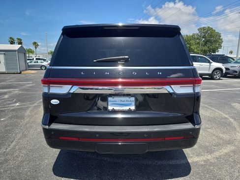 Used 2022 Lincoln Navigator Reserve AWD/4WD image 5