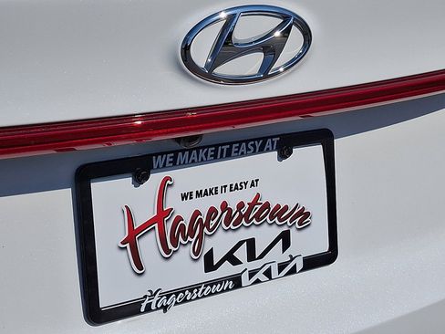 Used 2023 Hyundai Santa Fe SE image 28