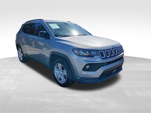Certified 2022 Jeep Compass Latitude image 6
