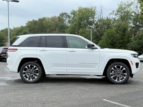 New 2025 Jeep Grand Cherokee Overland w/ Adv Protech Group III image 2