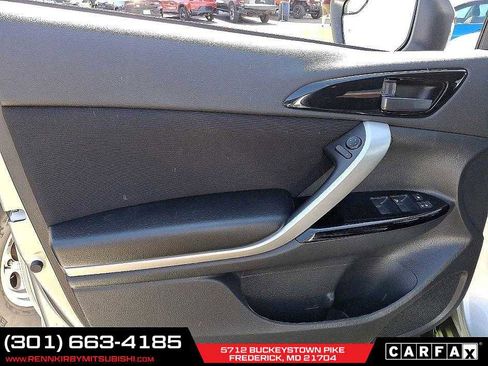 New 2025 Mitsubishi Eclipse Cross LE image 9