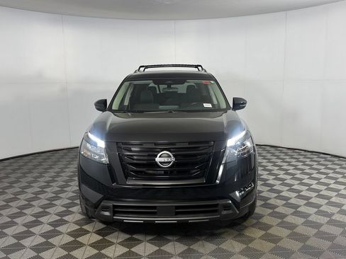 Used 2024 Nissan Pathfinder SV w/ Black Appearance Package FWD image 5