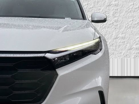Used 2023 Honda CR-V EX image 9