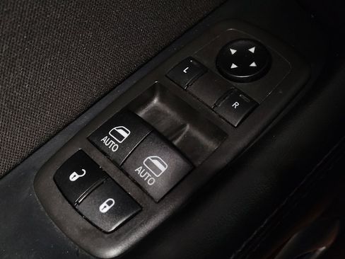Used 2021 Dodge Challenger SXT RWD image 27