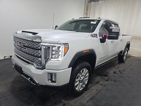 Used 2023 GMC Sierra 2500 Denali w/ Denali Ultimate Package AWD/4WD image 2