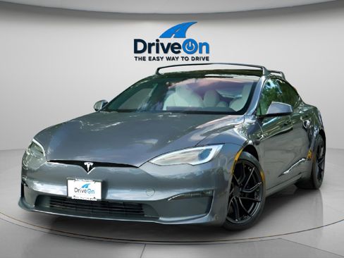 Used 2021 Tesla Model S Plaid image 9