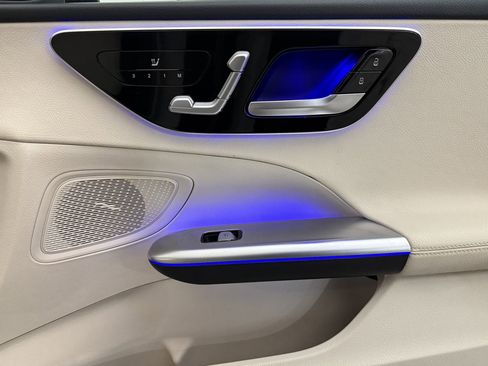 Used 2022 Mercedes-Benz C 300 C 300 4MATIC Sedan w/ Pinnacle Trim Package image 12