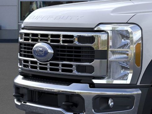 New 2025 Ford F550 XL w/ XL Chrome Package image 17