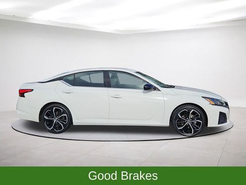 Used 2024 Nissan Altima 2.5 SR image 8