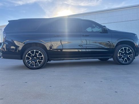 Used 2025 Chevrolet Suburban RST w/ RST Capability Package image 8