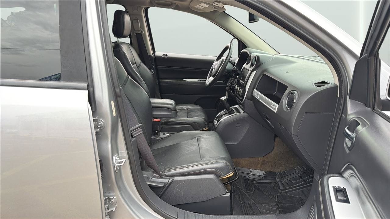 Used 2016 Jeep Compass High Altitude AWD/4WD image 13