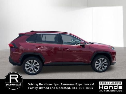 Used 2019 Toyota RAV4 XLE Premium w/ Cold Weather Package AWD/4WD image 5
