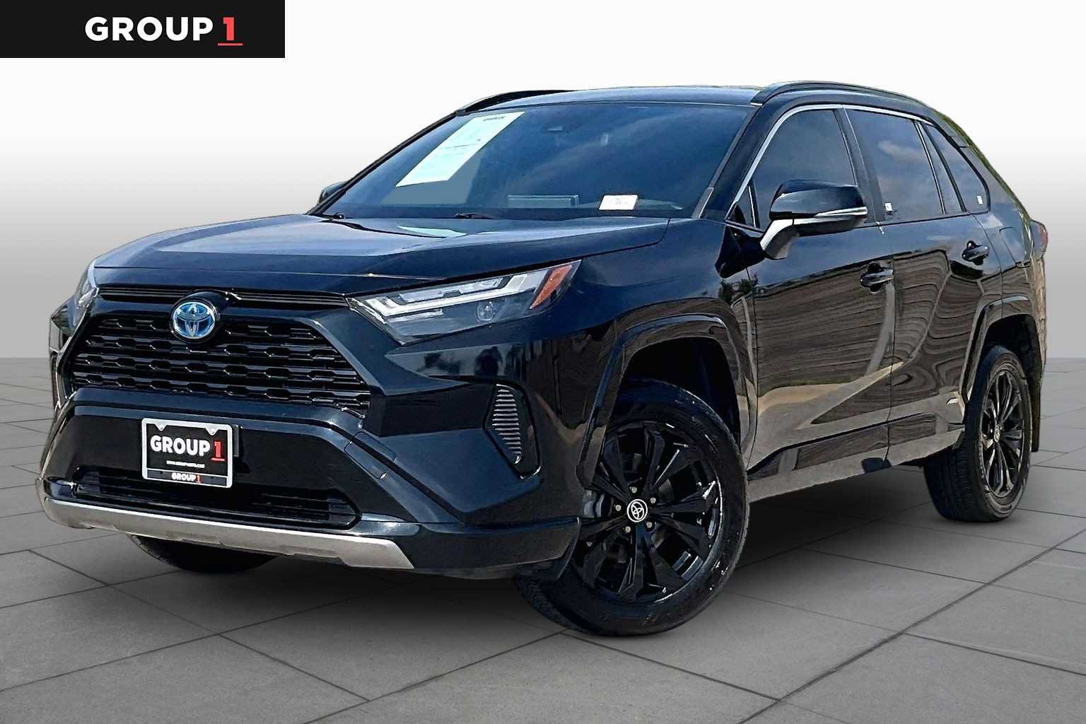 Used 2023 Toyota RAV4 SE AWD/4WD image 1