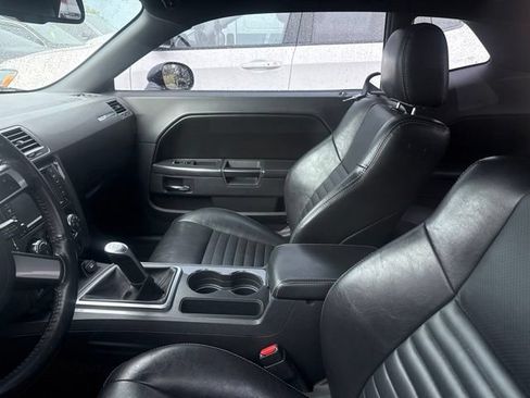 Used 2009 Dodge Challenger R/T RWD image 9