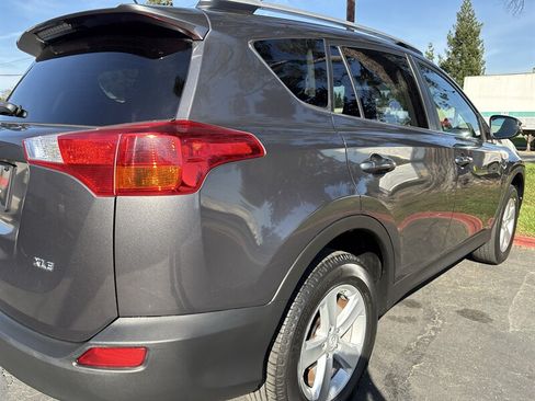 Used 2013 Toyota RAV4 XLE FWD image 12
