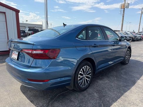 Used 2020 Volkswagen Jetta SE FWD image 3