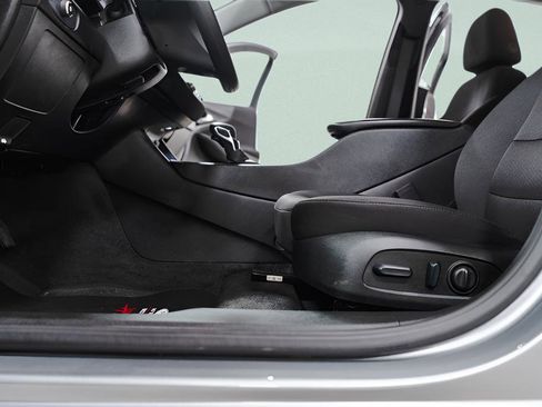 Used 2025 Chevrolet Malibu LT image 27