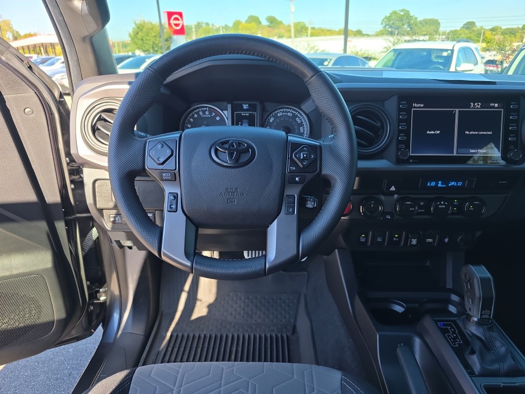 Used 2022 Toyota Tacoma TRD Sport w/ Technology Package AWD/4WD image 22
