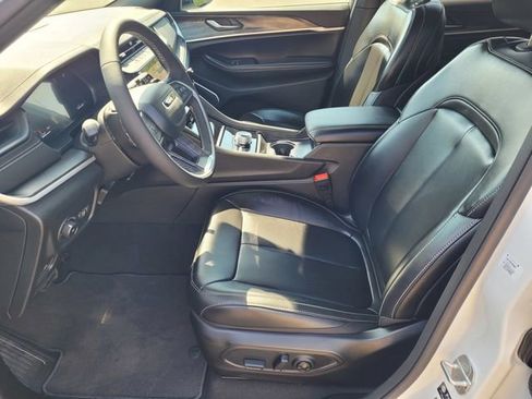 New 2026 Jeep Grand Cherokee L Limited w/ Limited Altitude Package image 8