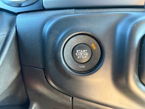 Used 2019 Jeep Wrangler Unlimited Sport S AWD/4WD image 4
