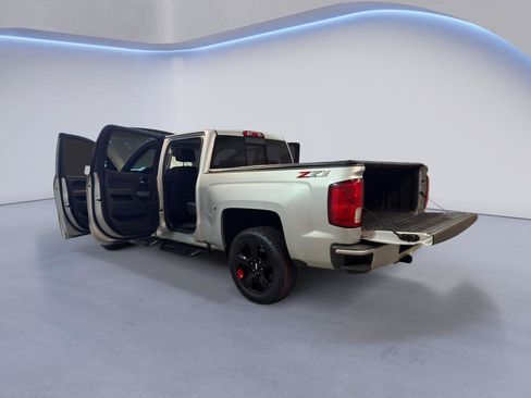 Used 2018 Chevrolet Silverado 1500 LTZ Z71 w/ Redline Edition AWD/4WD image 12