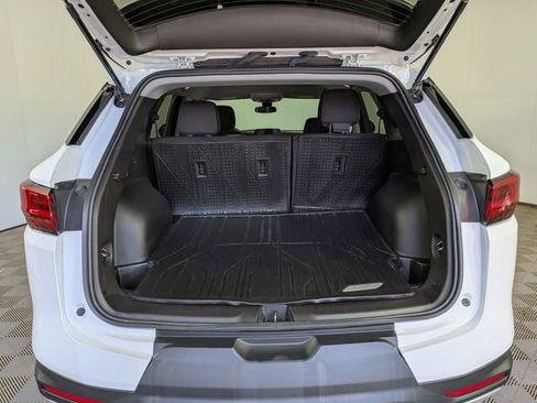 Used 2023 Chevrolet Blazer LT w/ LPO, Floor Liner Package FWD image 9