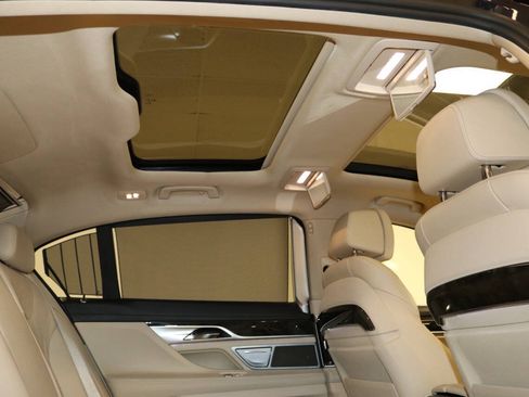 Used 2016 BMW 740i RWD image 95