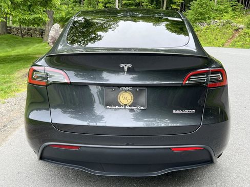 Used 2024 Tesla Model Y Performance AWD/4WD image 3