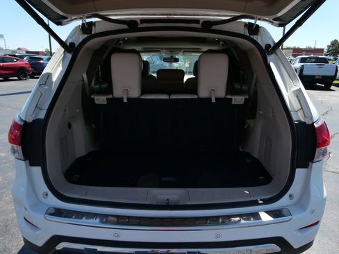 Used 2016 Nissan Pathfinder Platinum AWD/4WD image 16