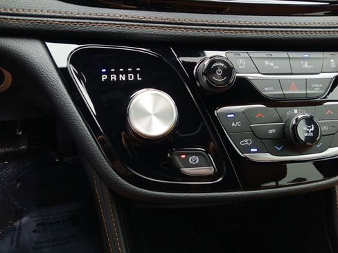 New 2026 Chrysler Pacifica Pinnacle FWD image 10