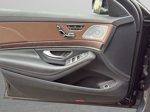 Used 2019 Mercedes-Benz S 560 Sedan image 10