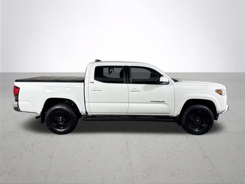 Used 2020 Toyota Tacoma SR5 AWD/4WD image 5