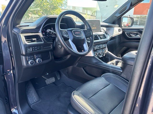 Used 2023 GMC Yukon XL SLT w/ SLT Premium Package AWD/4WD image 12