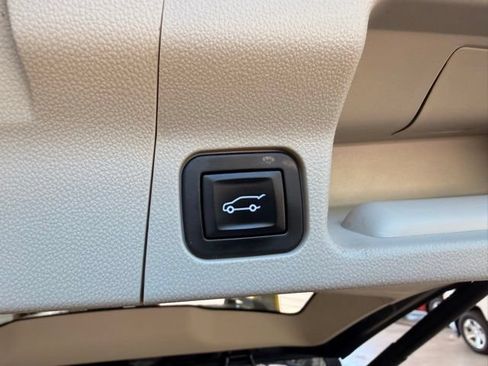Used 2018 GMC Acadia Denali w/ Technology Package AWD/4WD image 8