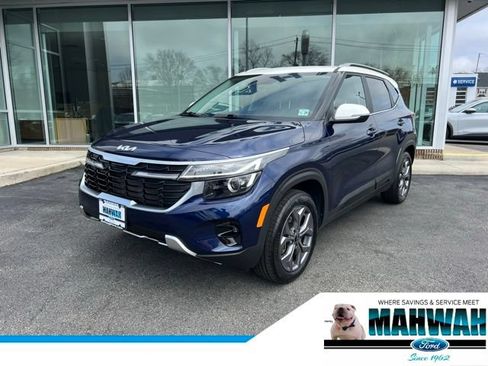 Used 2024 Kia Seltos S AWD/4WD image 1