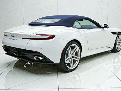 Used 2026 Aston Martin DB12 Convertible RWD image 30