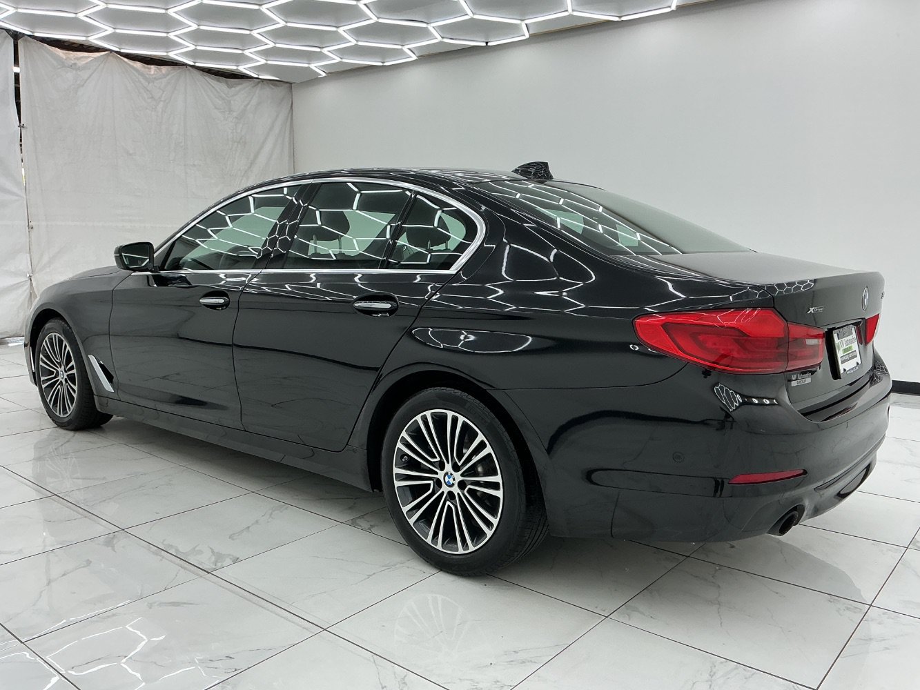 Used 2017 BMW 530i xDrive AWD/4WD image 12