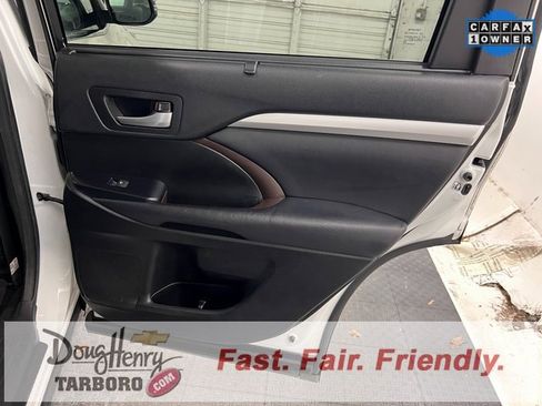 Used 2018 Toyota Highlander XLE image 40