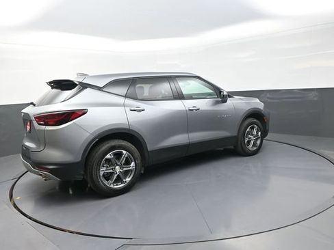 Used 2025 Chevrolet Blazer LT FWD image 22