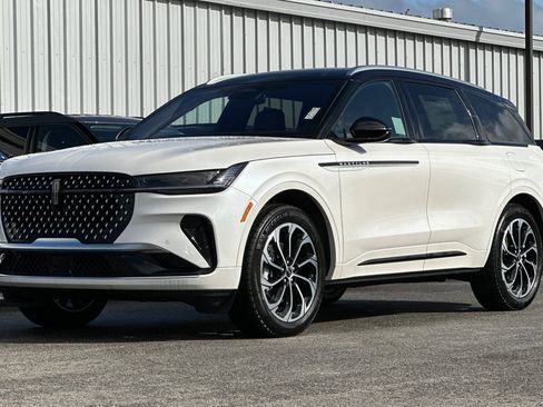 New 2026 Lincoln Nautilus Reserve image 7