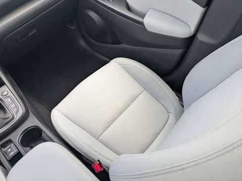 Used 2023 Hyundai Kona Limited FWD image 19