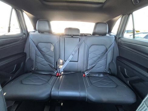 Used 2026 Volkswagen Atlas Cross Sport SE FWD image 42