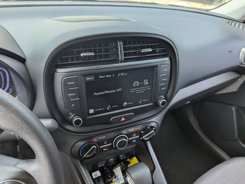 Certified 2025 Kia Soul S image 23