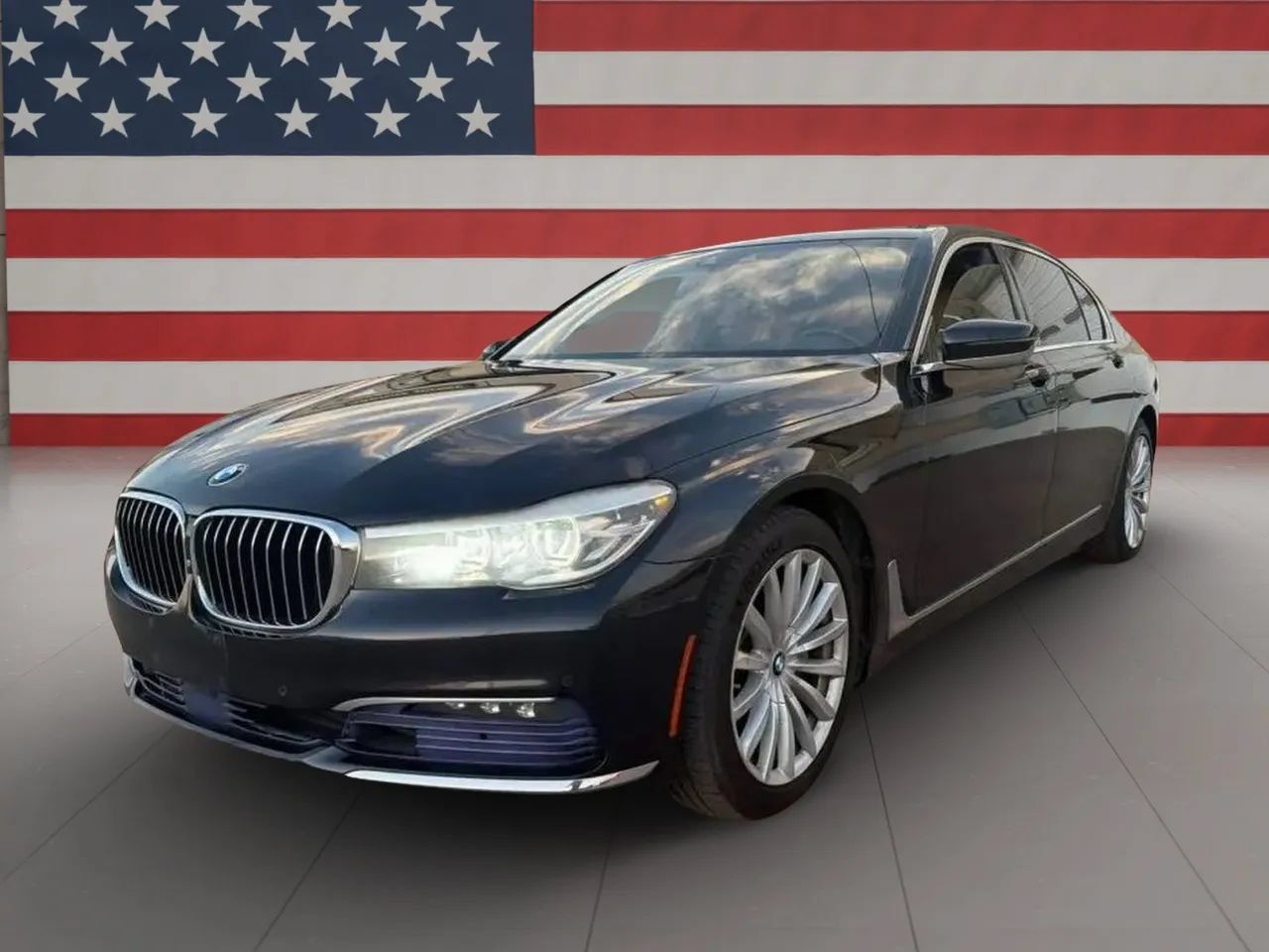 Used 2017 BMW 740i xDrive AWD/4WD image 2