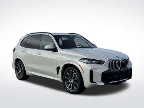 New 2026 BMW X5 xDrive50e w/ M Sport Package image 4
